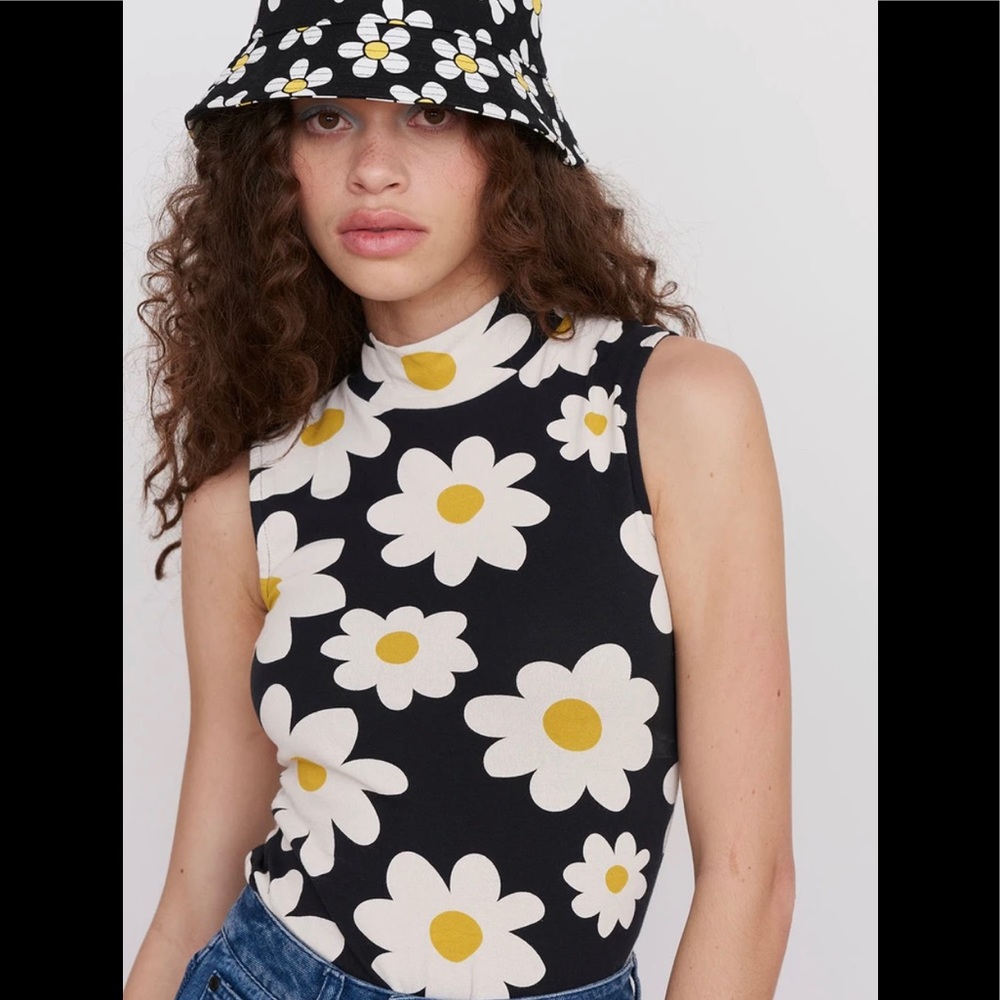 NWT Lazy Oaf Daisy Chain Sleeveless top 4 SOLD OUT